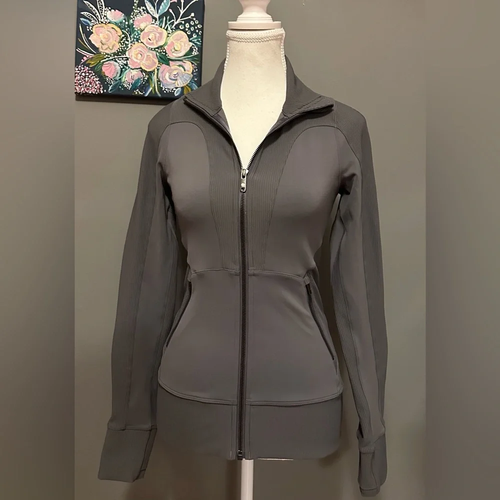 Lululemon Athletica Movement to Movement Jacket in Titanium- New With Tags - Picture 3 of 14